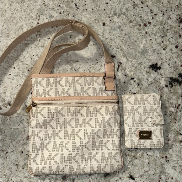 Michael Kors Cream and Tan Logo Crossbody Bag with Wallet - Picture 1 of 4